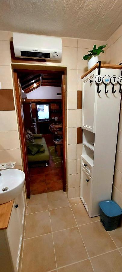 Studio Apartman Buteo Jastrebarsko Exterior photo
