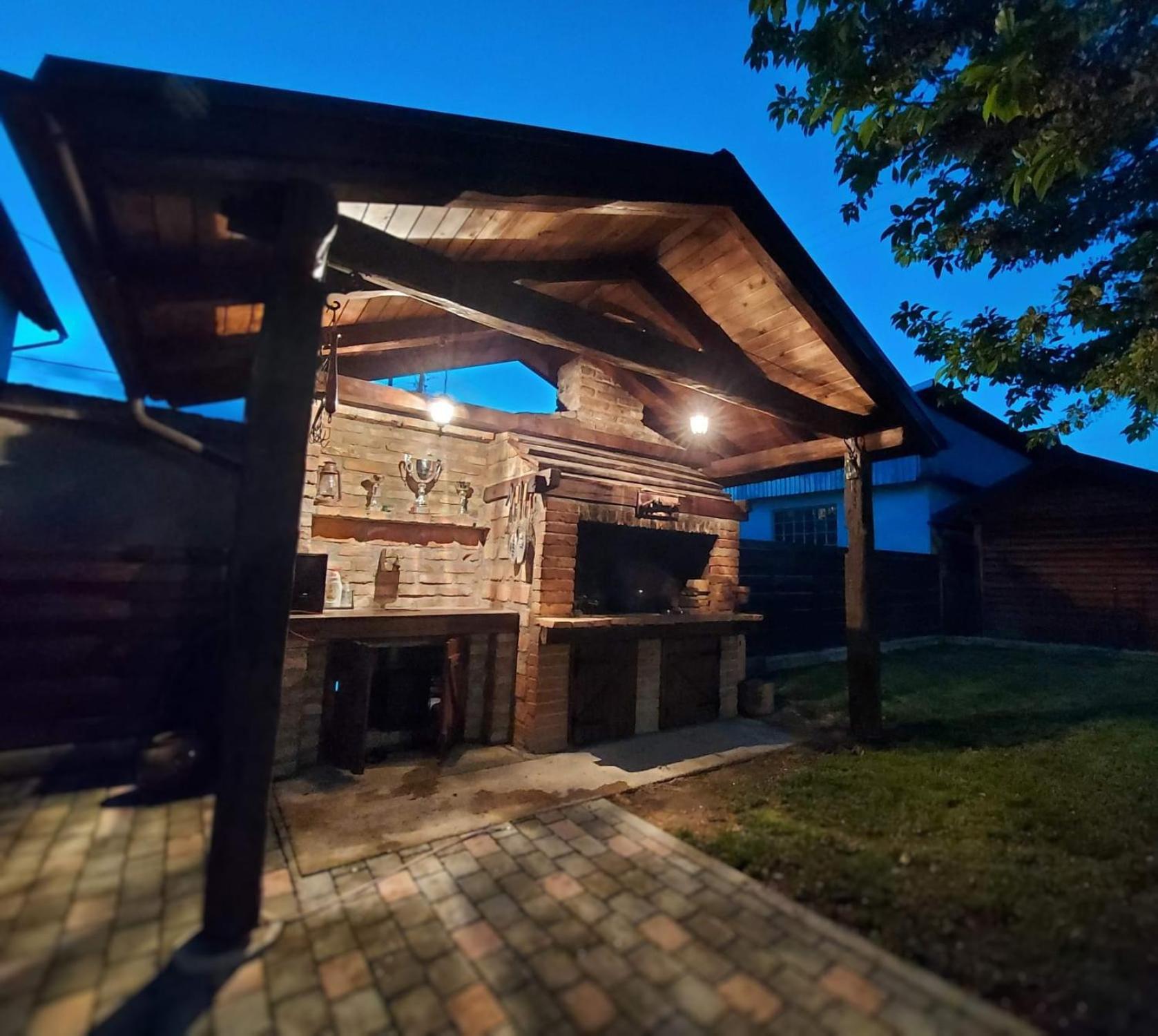 Studio Apartman Buteo Jastrebarsko Exterior photo